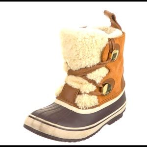 Rare- Brand new Sorel x Chloe’ Brown Suede Color Block Pattern Boots